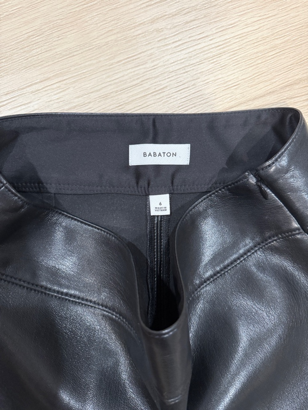 Aritzia Babaton PEGU SKIRT in Black - Picture 4 of 4